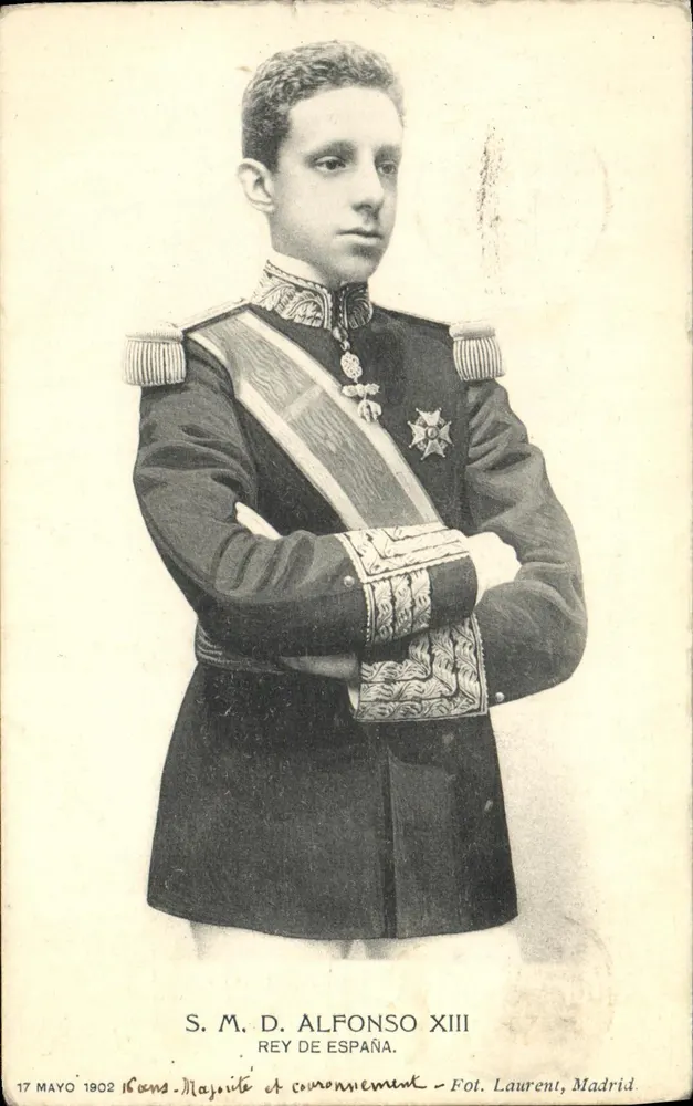 S.M. D. Alfonso XIII — Portrait en uniforme militaire — Fot. Laurent, Madrid - Frente