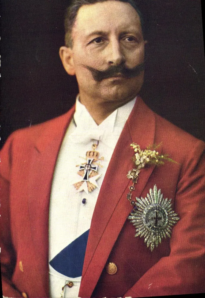 Retrato de um homem em traje vermelho adornado com condecorações — Série 1, N° 1 — Editor Wilhelm II, Berlim - Frente