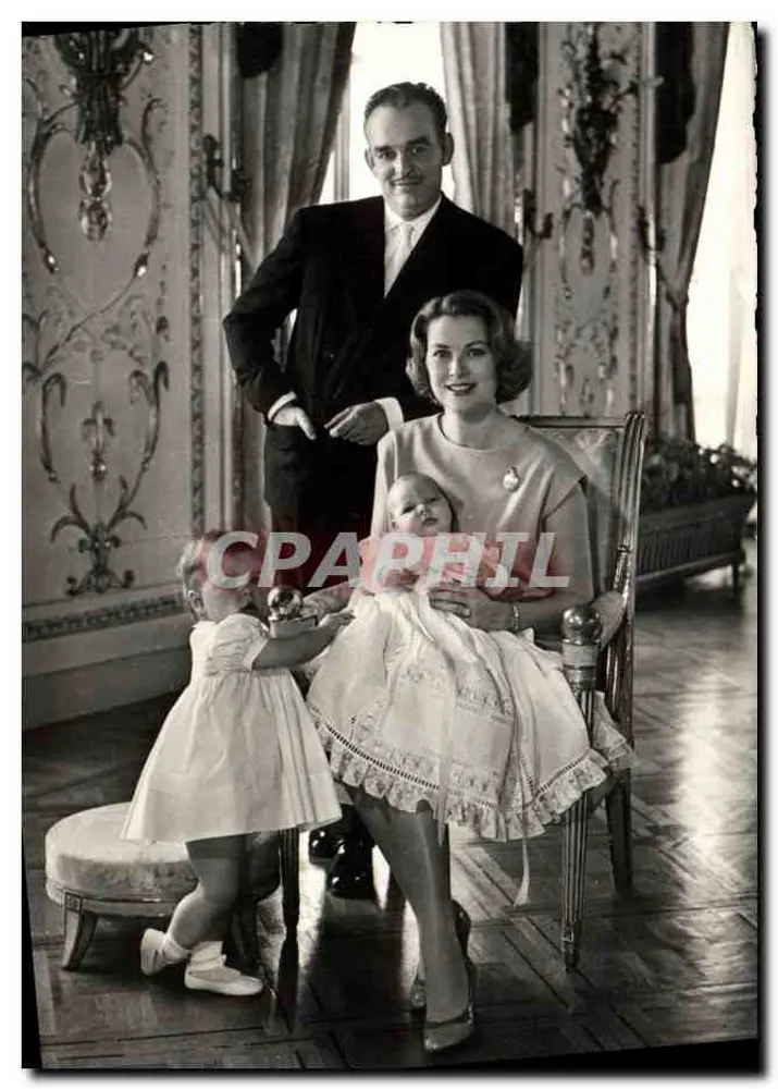 Família Real de Mônaco — Príncipe Rainier III, Princesa Grace, Príncipe Albert, Princesa Caroline — editor Cliché Archives do Príncipe Rainier III - Frente