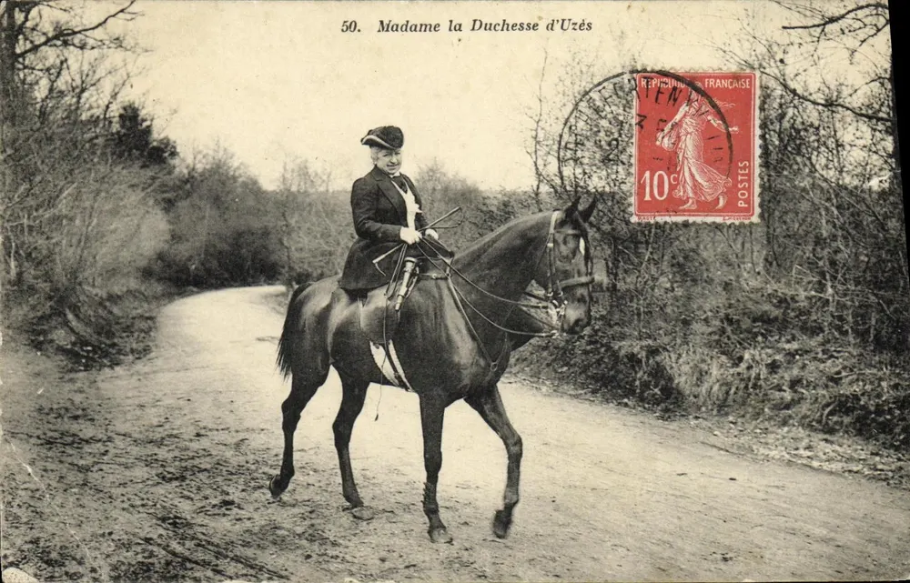 Madame a Duquesa de Uzès — Cavaleira — Editor não identificado, n° 50 - Frente