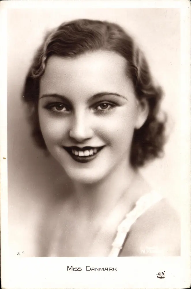 Miss Dänemark — Portrait — M. Perret, Paris - Vorderseite