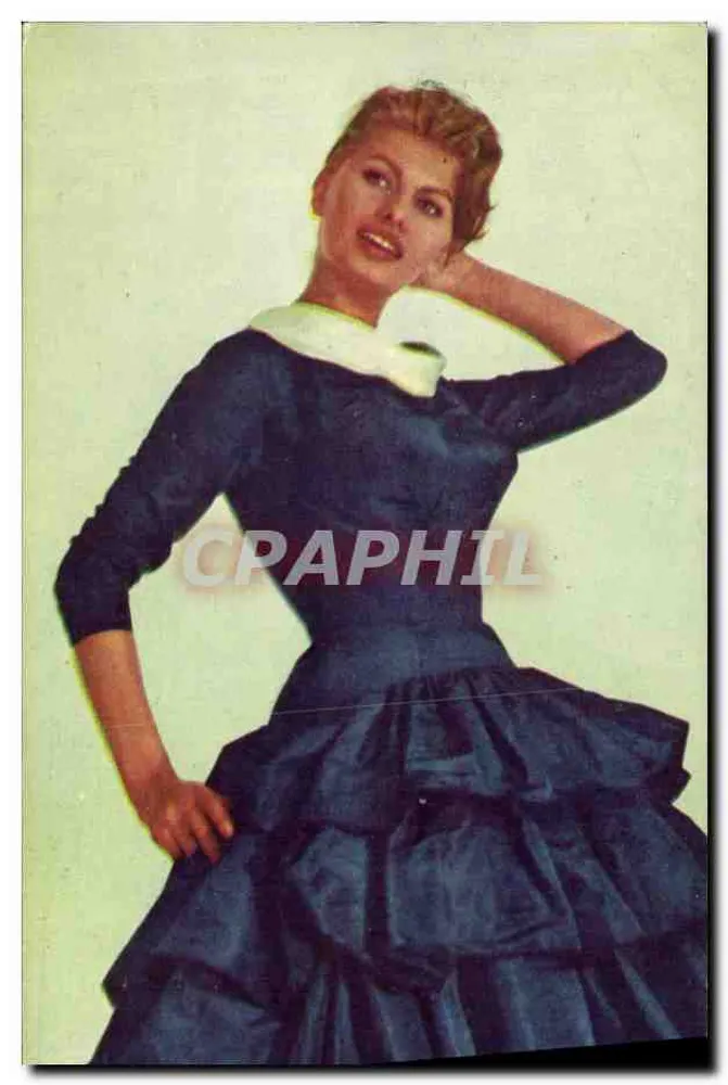 Sophia Loren — retrato em vestido azul com colarinho branco — editor desconhecido, número de série 0892 - Frente