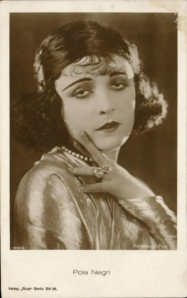 Pola Negri — atriz italiana — Verlag „Ross“ Berlin SW 68, n° 1445/3 - Frente