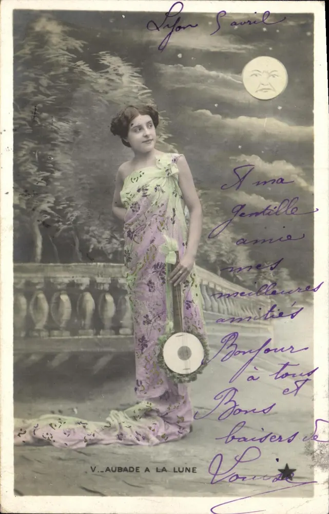 V. Aubade zur Mond — junge Frau in blühender Robe vor einer Balustrade unter einer anthropomorphen Mond — Verleger V. Aubade zur Mond - Vorderseite