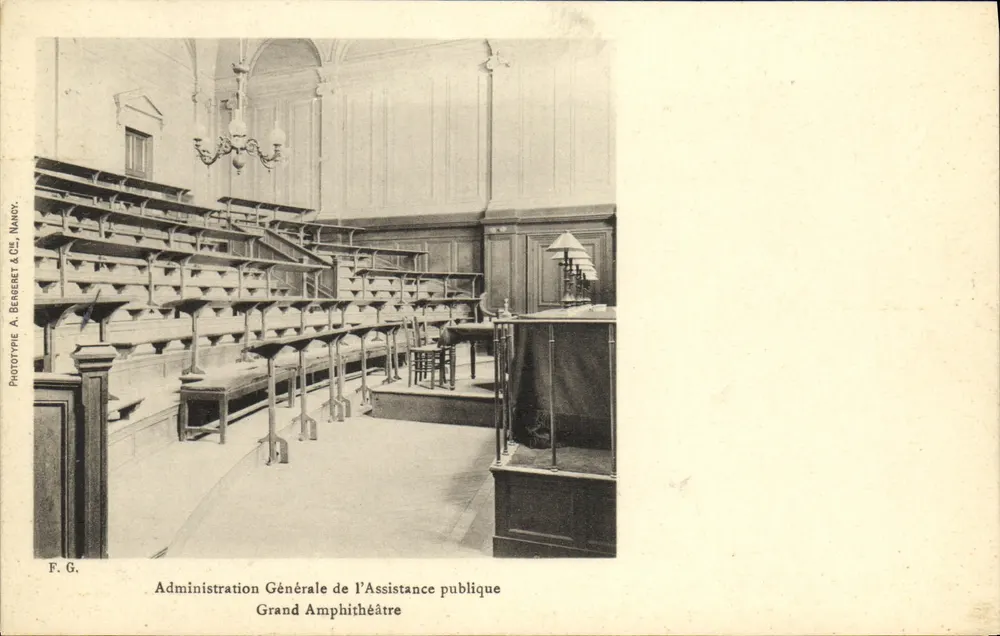 Großer Amphitheater — Generale Verwaltung der öffentlichen Hilfe — Phototype A. Bergeret & Cie, Nancy - Vorderseite