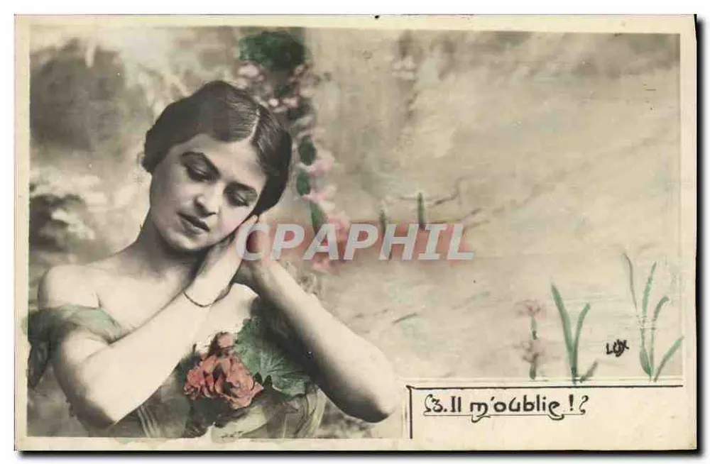 Jeune femme en robe de jardin — texte 'Il m'oublie !?' — éditeur Léon - Vorderseite