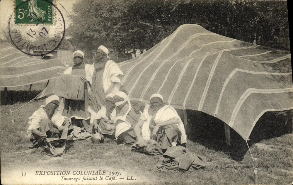 Touaregs fazendo café — Exposição Colonial 1907, LL. - Frente