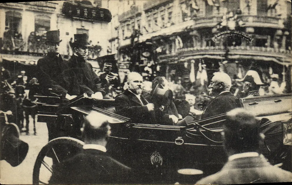Öffentliche Zeremonie in Paris — Parade in einer offenen Kutsche — Nr. 338 - Vorderseite
