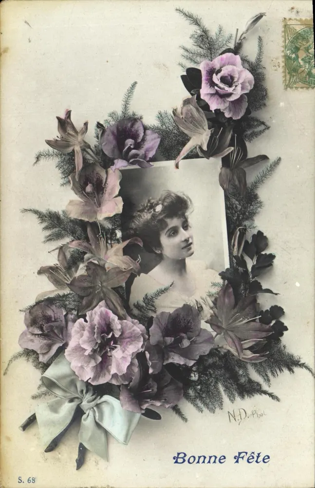 Frau in einem floralen Rahmen — Frohe Geburtstagskarte — N.D. Pbol, S. 68 - Vorderseite