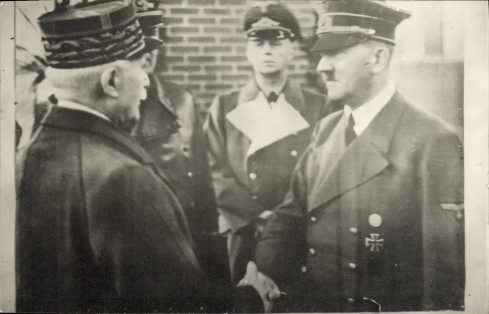 Adolf Hitler — Begegnung mit einem französischen Offizier — n° R391 - Vorderseite