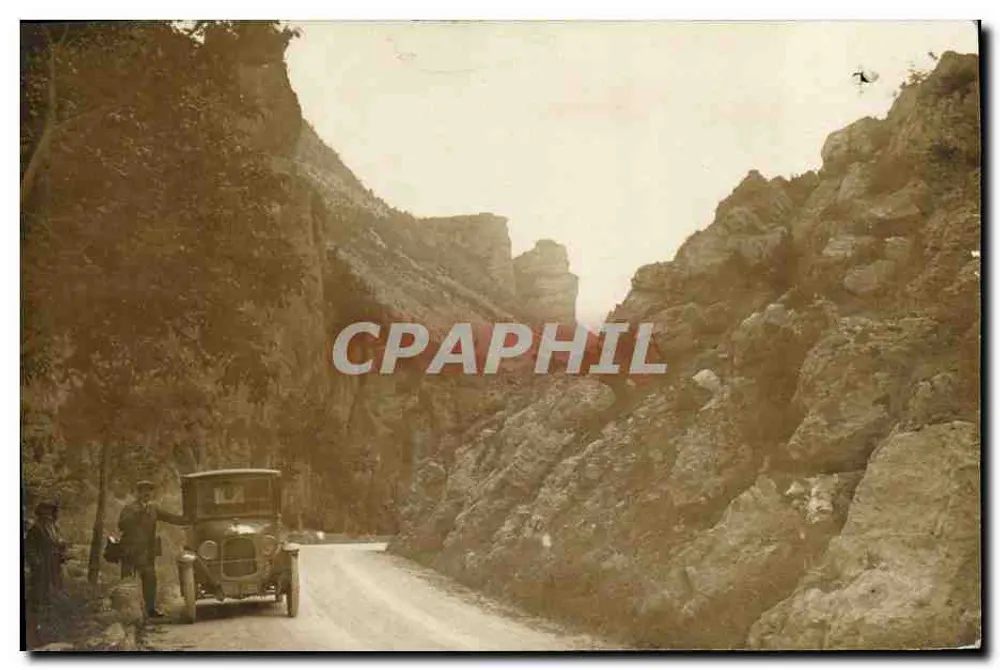 Auto in einem Canyon — Verlag Pirguil-Guillemínnot, Nr. 0572 - Vorderseite