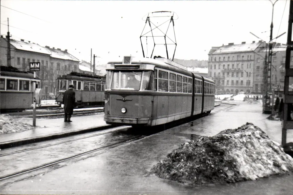 Tramway em Brno — estação MM — n°195 - Frente