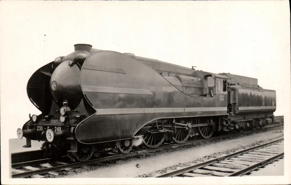 Locomotiva 230 K — Compound a 4 cilindros — S.N.C.F. — 2ª série - Frente