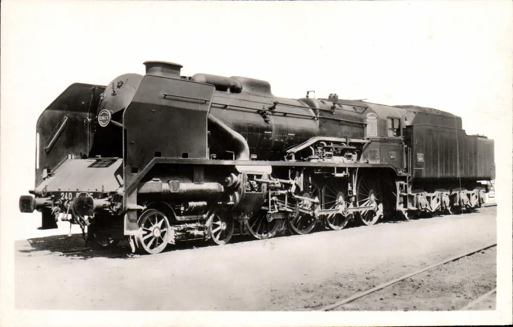 Locomotiva 240 P Compound — SNCF — 2ª série - Frente