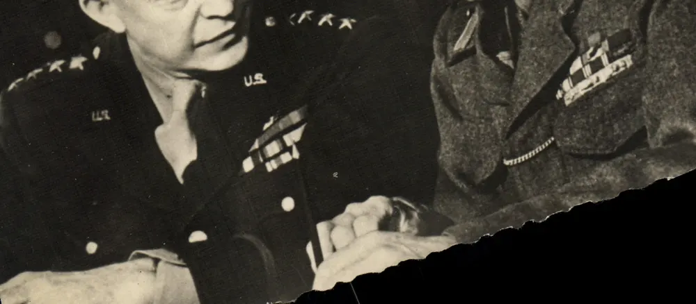 O Marechal Montgomery e o Geral Eisenhower — Edições O.P. - Foto Phil Allié - Frente