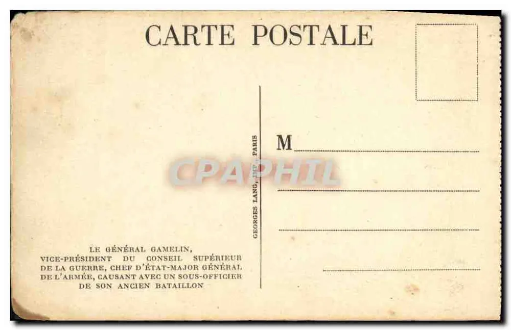 O General Gamelin, Vice-Presidente do Conselho Superior da Guerra, conversando com um suboficial — Georges Lang, Paris - Verso