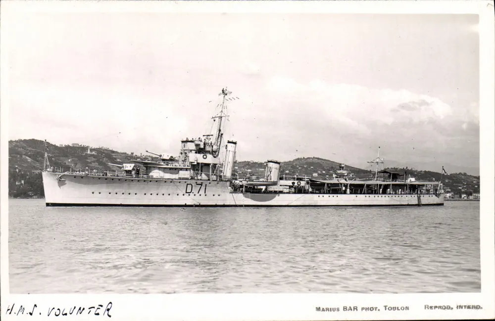 H.M.S. VOLUNTEER — D.71 — Marius BAR Fot. Toulon - Frente