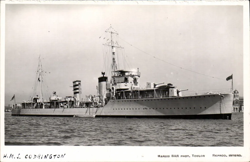 H.M.S. COBRINGTON — Cruizer britânico — Marius BAR fot. Toulon, Reprod. INTERD. - Frente