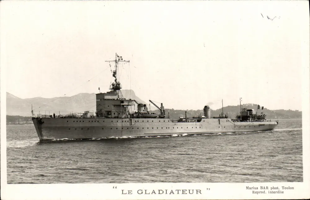 O Gladiador — navio militar — Marius BAR fot. Toulon - Frente