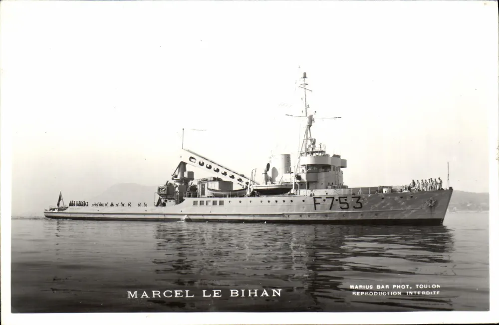 Marcel Le Bihan — Corveta da Marinha Nacional — NARIUS BAR PHOT. TOULON - Frente