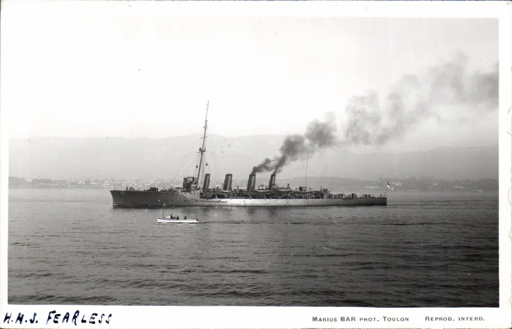 H.M.S. Fearless — navio de guerra no mar — Marius BAR Fot. Toulon - Frente