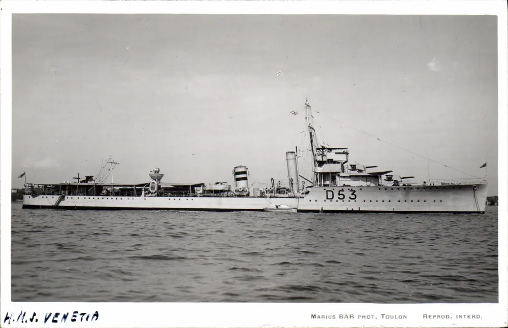 H.M.S. Venetia — D53 — Marius Bar Fot. Toulon - Frente