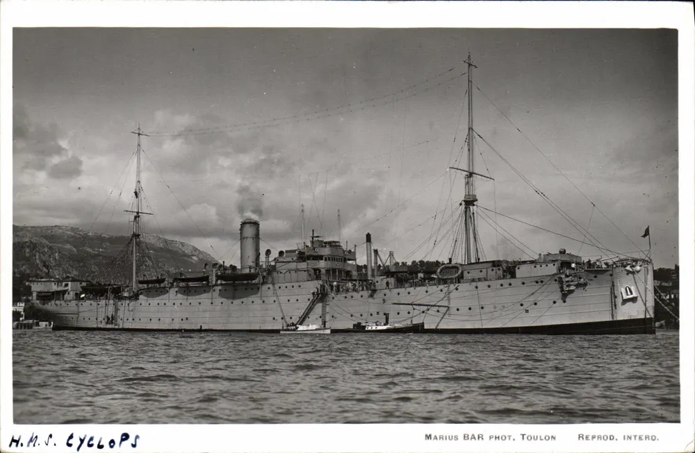 H.M.S. Cyclops — navio britânico em Toulon — Marius BAR Fot. Toulon, Reprod. Interd. - Frente