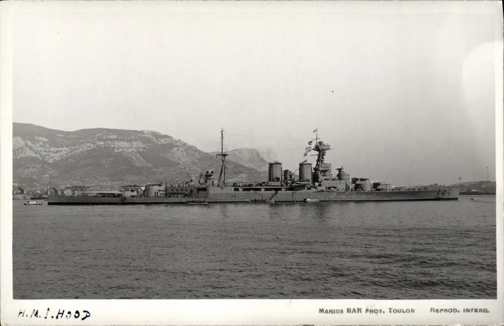 H.M.S. Hood — Navio de guerra britânico — Marius BAR Fot. Toulon - Frente