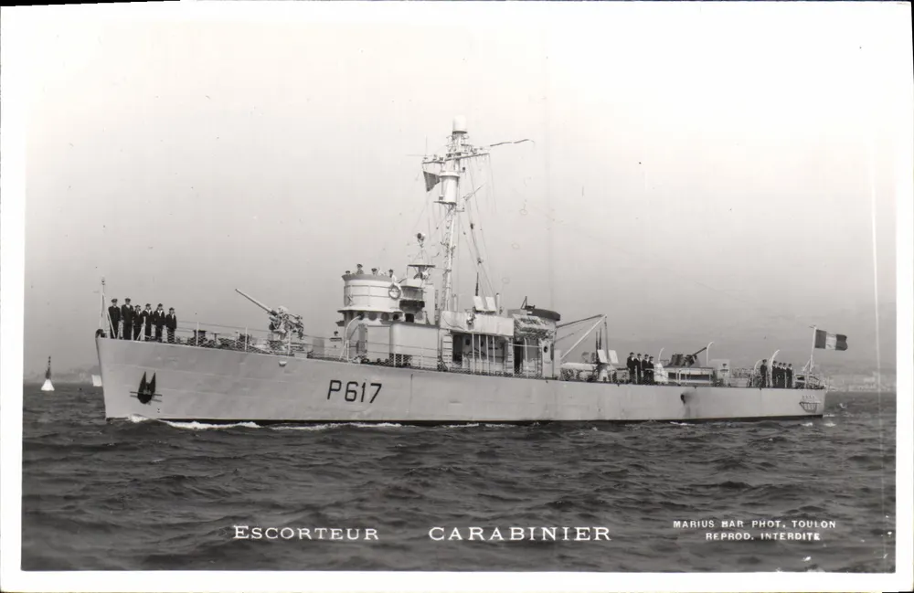 Escorteur Carabinier P617 — Toulon — Marius Bar Phot. - Frente