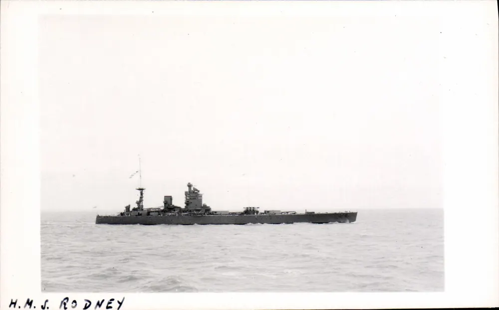H.M.S. Rodney — Navio de guerra britânico — - Frente