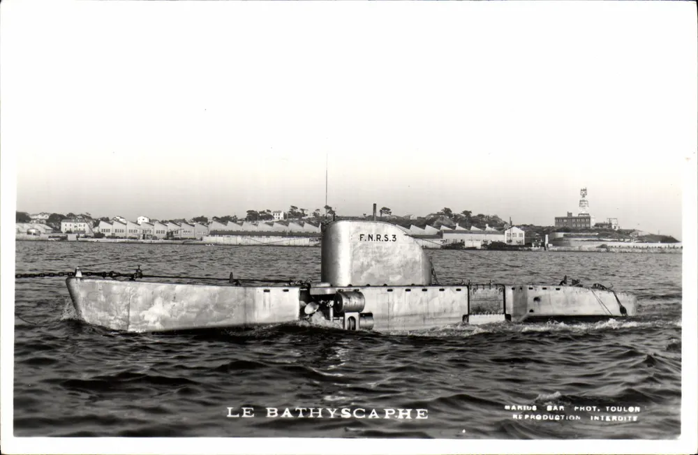 O Bathyscaphe — F.N.R.S.3 — Marius Bar, Fot. Toulon - Frente