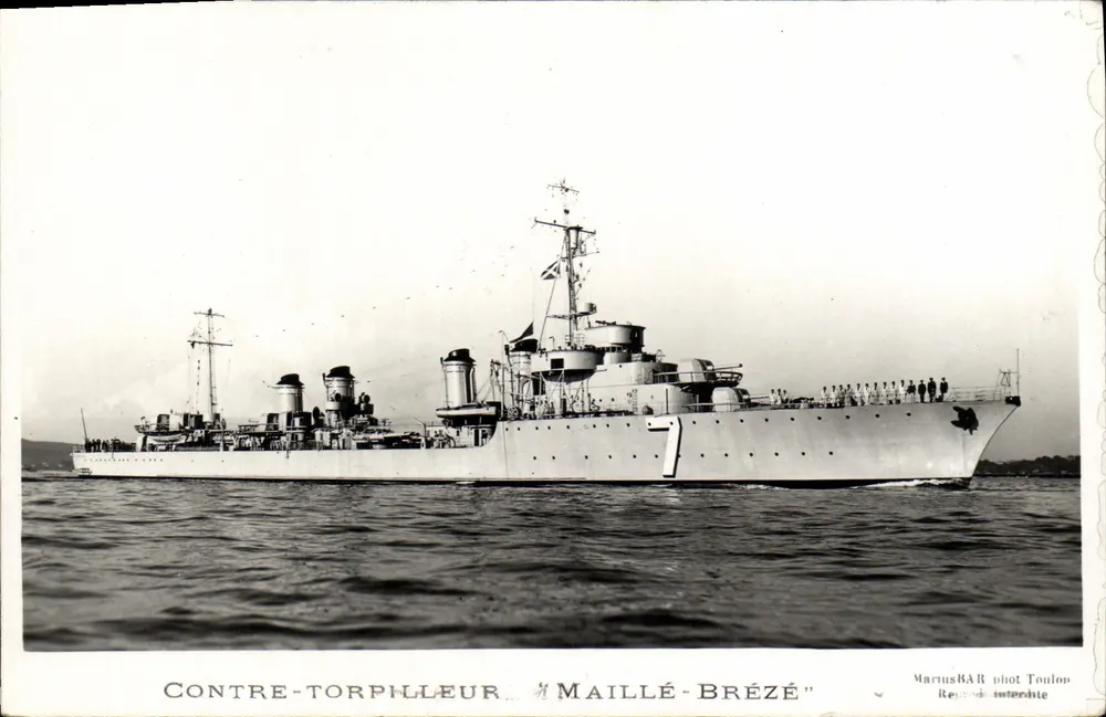 Contratorpilleiro "Maillé-Brézé" — fotografia marítima — Martius BAR fot. Toulouse - Frente