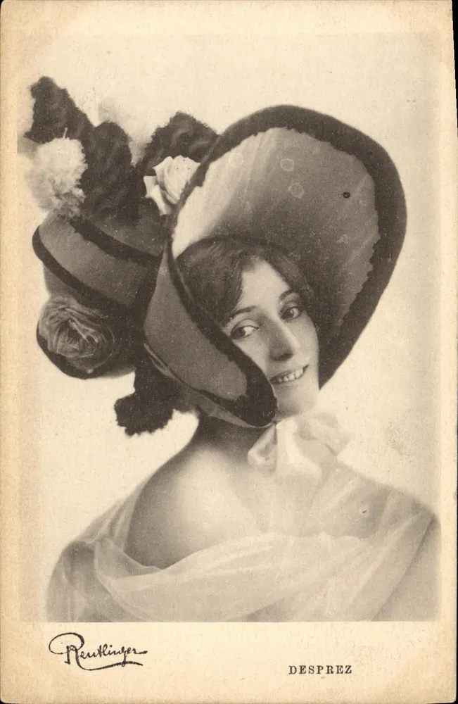 Frau Desprez — Portrait im Busto — Fotograf Reutlinger - Vorderseite