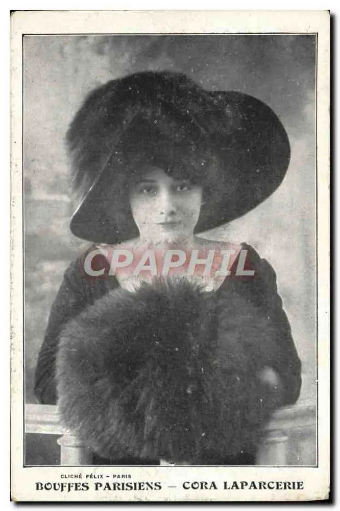 Donna con cappello e pelliccia — Cora Laparcerie — Cliché Félix - Parigi - Recto
