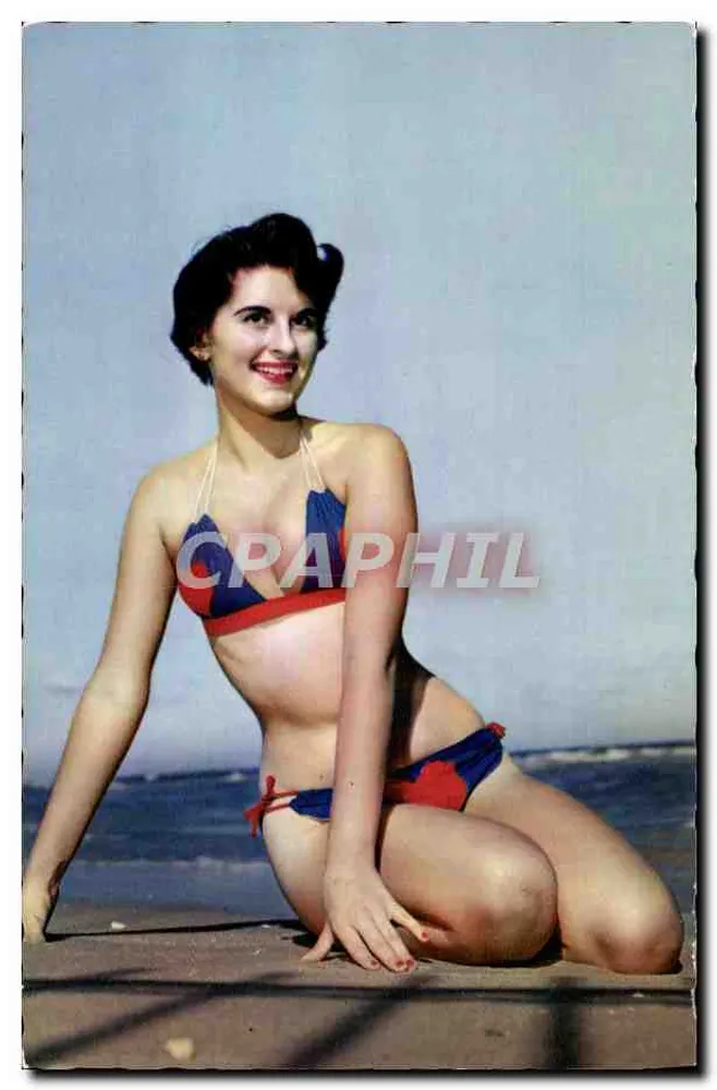 Jovem mulher em maiô — praia — Ganycolor Paris - Frente