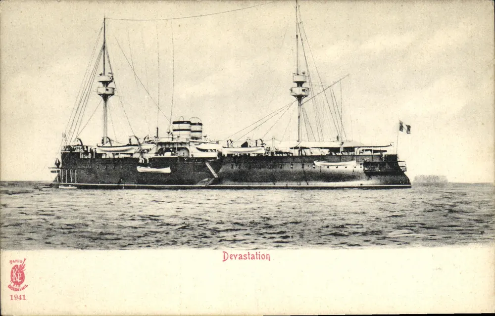 Navio de guerra Devastation — Paris, 1941 — editor Paris AE - Frente