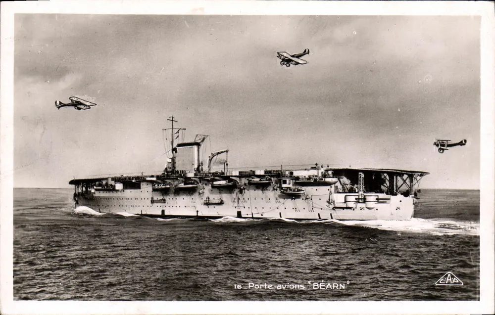 Porta-aviões "BÉARN" — 16 — editor C.A.P. - Frente