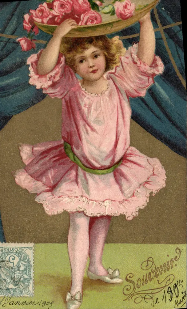 Menina pequena com vestido rosa segurando um cesto de rosas — edição 'Souvenirs' — datada 1903 - Frente