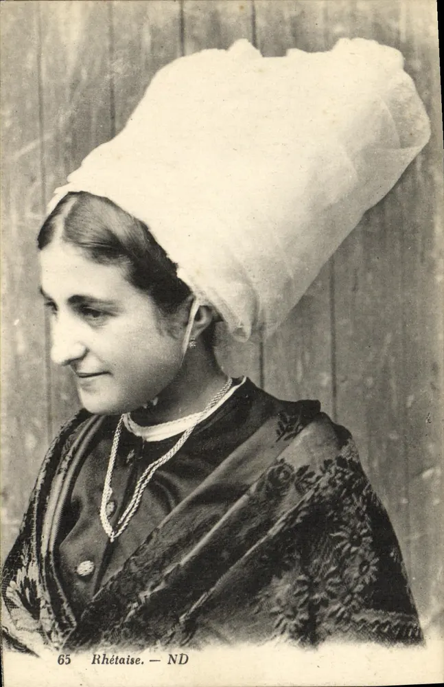 Mulher rhétaise — usando um grande chapéu branco — editor ND, n° 65 - Frente