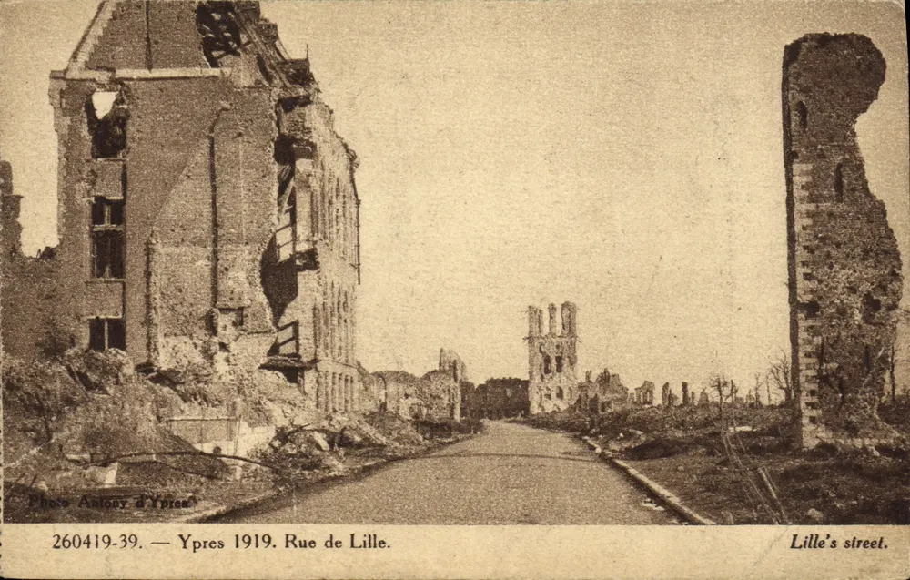 Ruines de la rue de Lille — Ypres 1919 — Photo Antony d'Ypres, n° 260419-39 - Frente