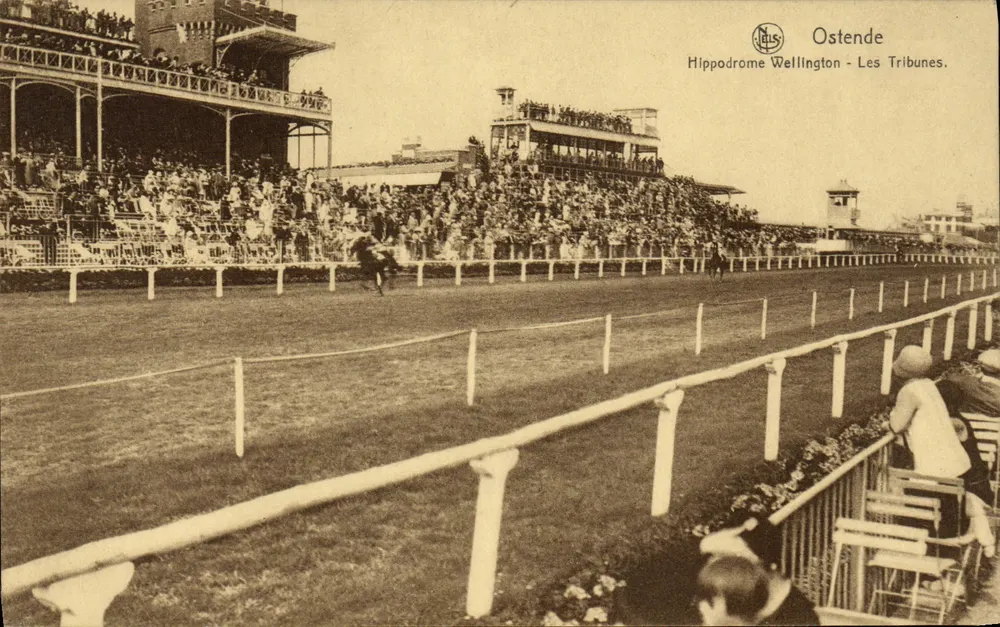 Ostend — Hippodrome Wellington — Die Tribünen. - Vorderseite