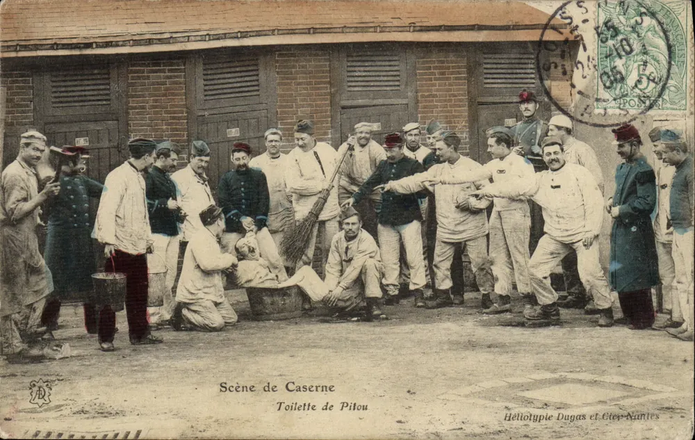 Caserne-Szene — Pitou-Wäsche — Héliotypie Dugas et Cie, Nantes - Vorderseite