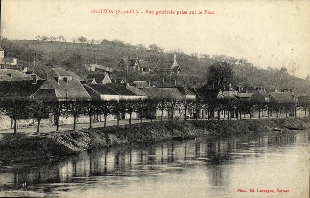 Gloton (S.-et-O.) — Vista Geral Tirada do Ponte — Fot. Ed. Lavergne, Vernen - Frente