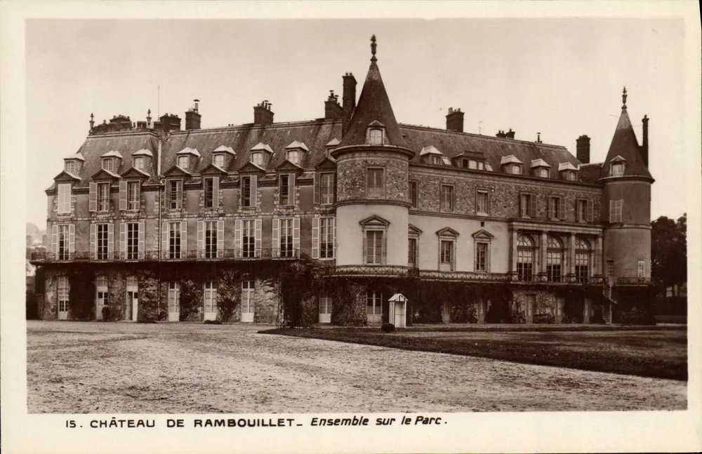Castelo de Rambouillet — Conjunto sobre o Parque — n°15 - Frente