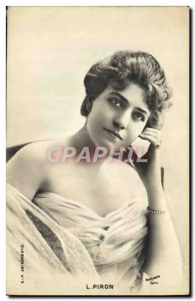 Porträt einer Frau — L. PIRON — Fotograf in Paris - Vorderseite