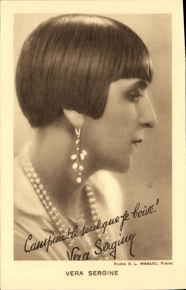 Vera Sergine — Retrato de perfil — Estúdio G. L. Manuel Frères - Frente