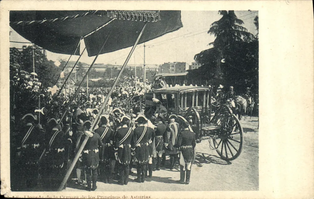 Corso des Princes d'Asturies — cérémonie en voiture ouverte — éditeur Fot. Laurent, Madrid - Vorderseite