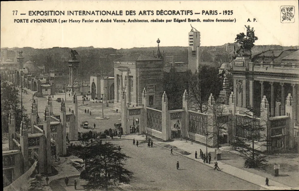 Ehrentor — Internationale Ausstellung für Dekorative Künste — Paris 1925 — von Henry Favier und André Ventre, realisiert von Edgard Brandt, Meister Schmied - Vorderseite