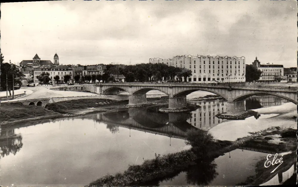 Dax (Landes) - O Ponte sobre o Adour e o "Splendid" - Frente