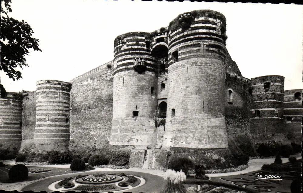 Angers — O Castelo — Edit. « La Cigogne » - Frente